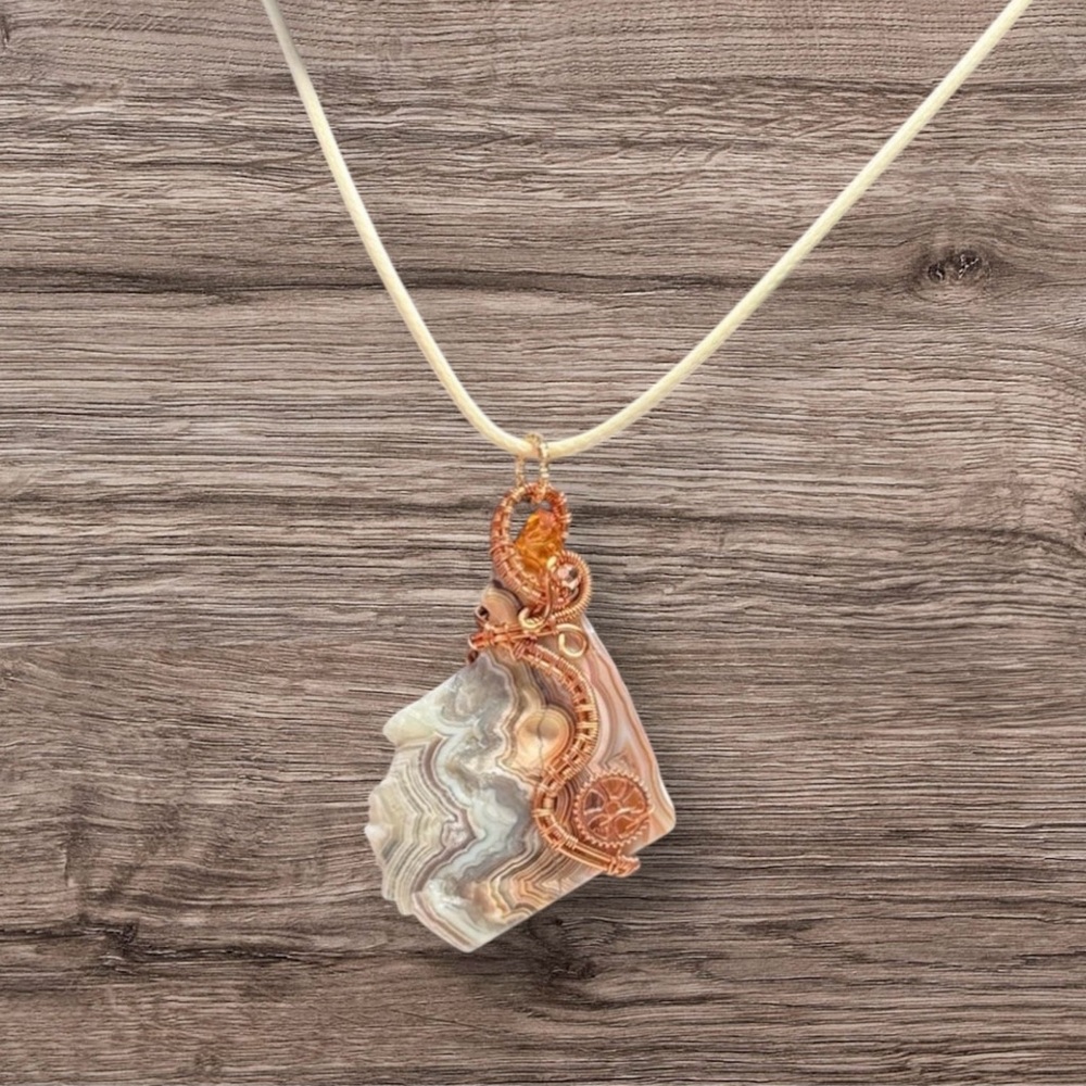 Elegant Mexican crazy lace Agate Pendant Necklace